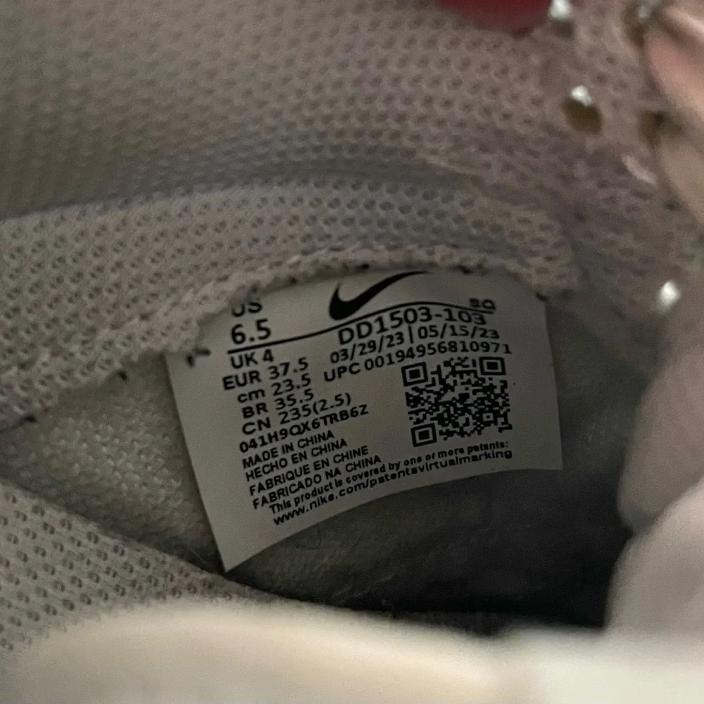 Women’s Nike Dunks - Picture 9 of 9